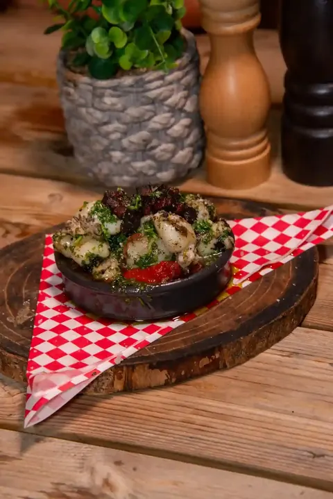Baby squid in persillade