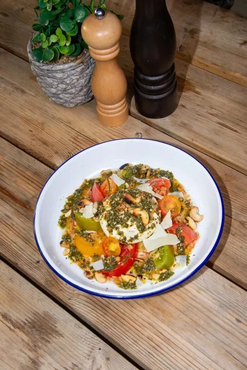 Beefsteak tomato & burrata
