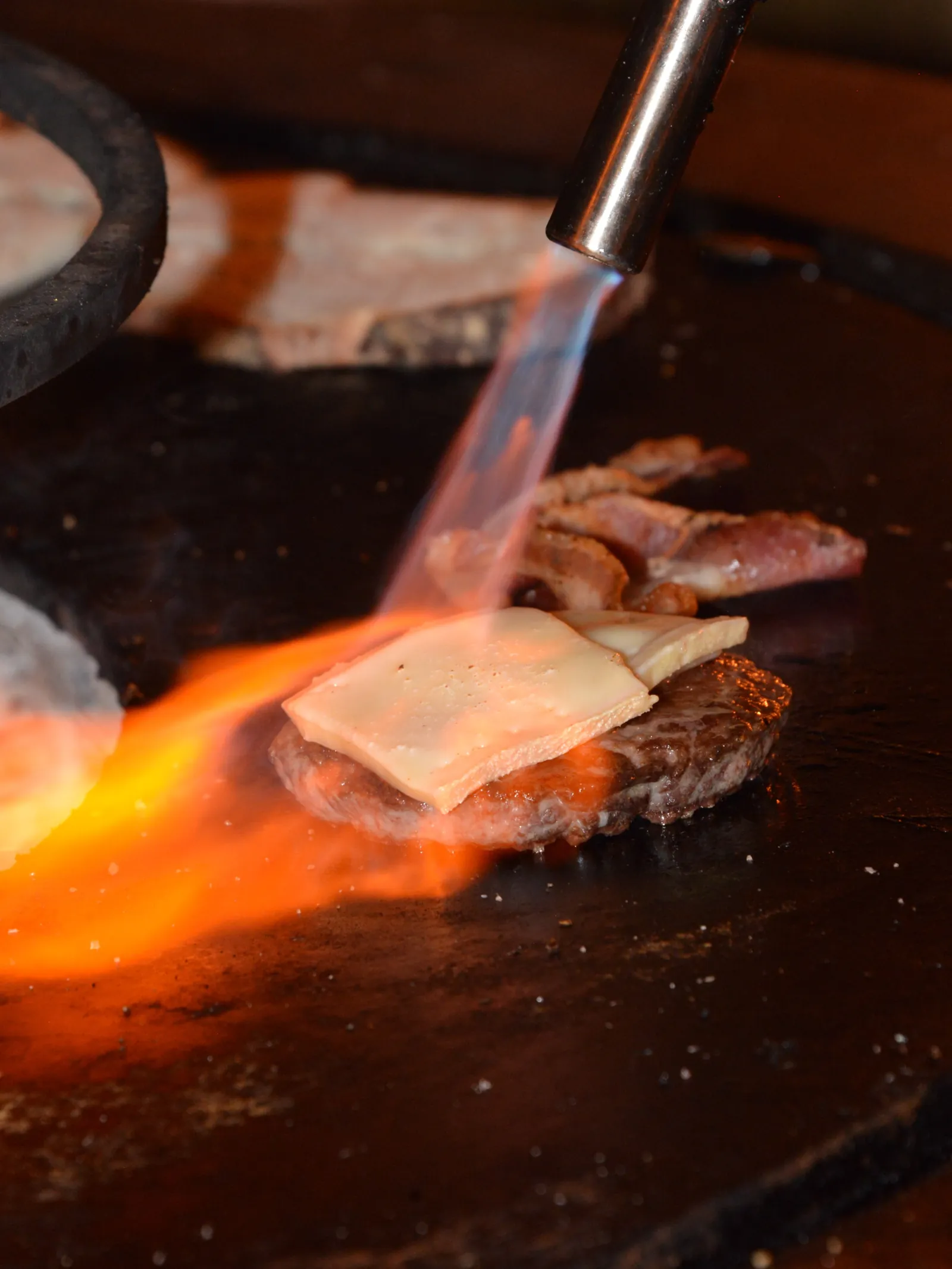 Cuisson à la flamme sur la plancha